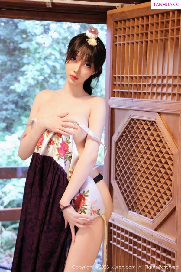 玥儿玥  [XiuRen]高清写真图 2023.11.17 No.7677 玥儿玥er 济州岛旅拍第27张图片